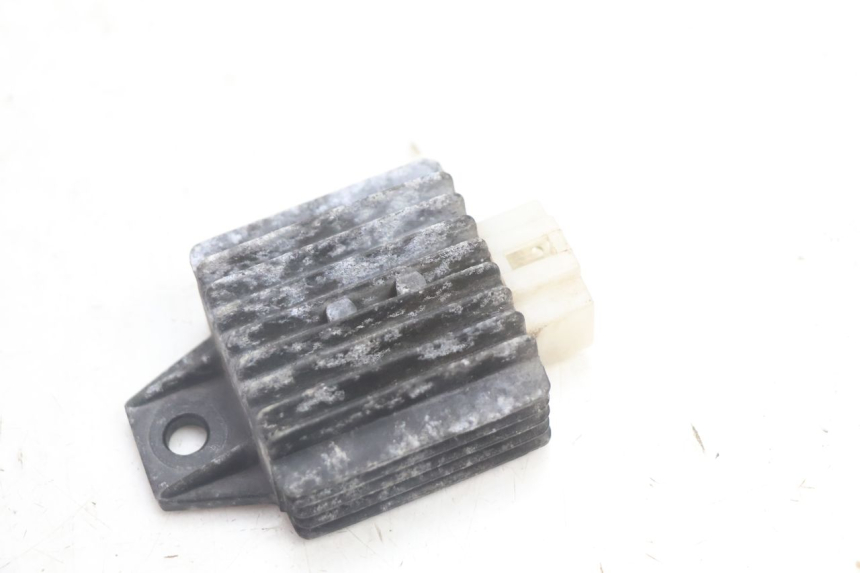 photo de REGULADOR DE CARGA KEEWAY RY6 2T 50 (2011 - 2019) - Detalle de la pieza