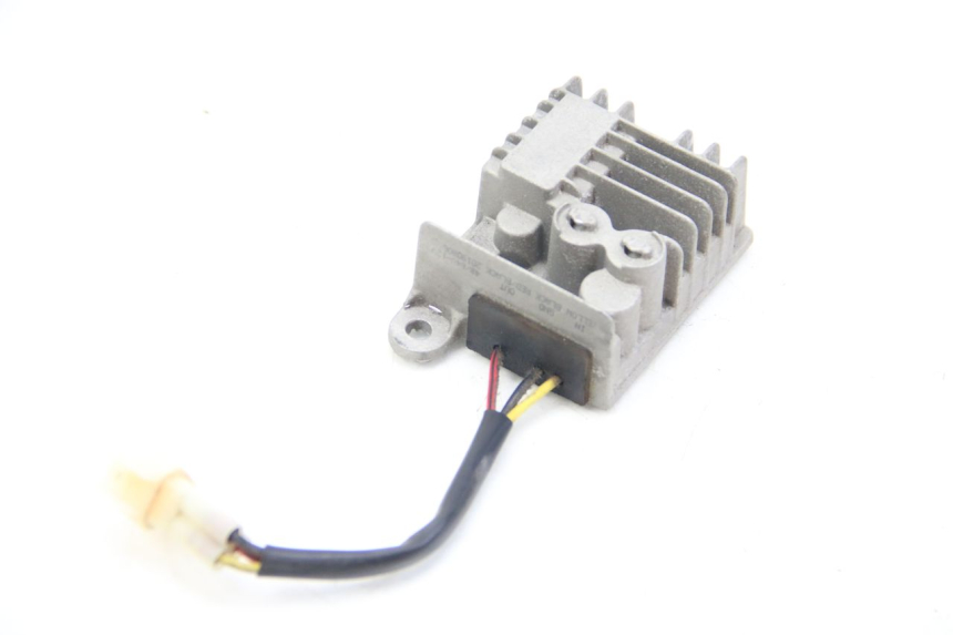 photo de REGULADOR DE CARGA LVNENG S5 1 (2019 - 2023) - Vista principal