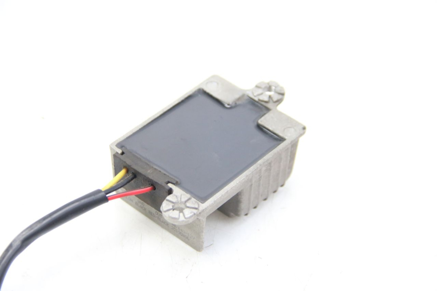 photo de REGULADOR DE CARGA LVNENG S5 1 (2019 - 2023) - Zoom estado de uso