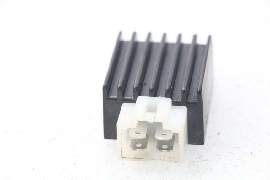 photo de REGULADOR DE CARGA JM MOTORS SANTANA 50 (2014 - 2023) - Detalle de la pieza