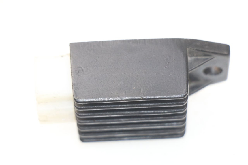 photo de REGULADOR DE CARGA JM MOTORS SANTANA 50 (2014 - 2023) - Otra perspectiva