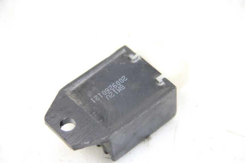 photo de REGULADOR DE CARGA JM MOTORS SANTANA 50 (2014 - 2023) - Primer plano técnico