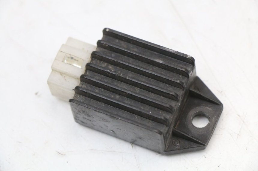 photo de REGULADOR DE CARGA JM MOTORS SANTANA 50 (2014 - 2023) - Zoom estado de uso