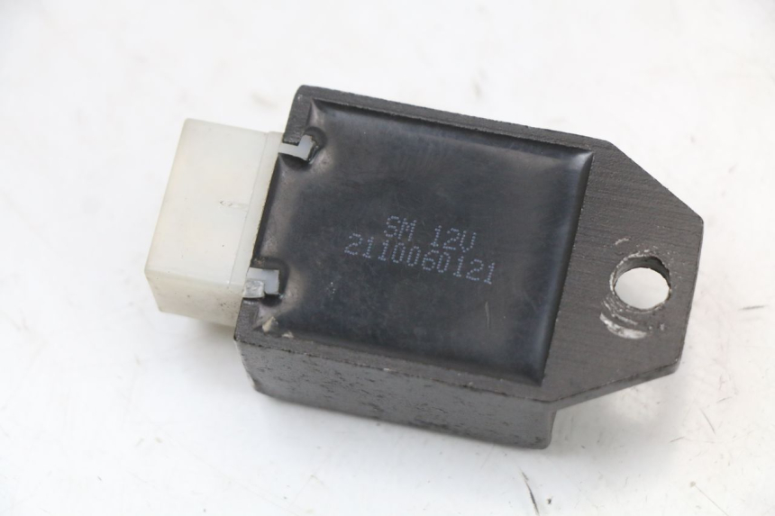 photo de REGULADOR DE CARGA JM MOTORS SANTANA 50 (2014 - 2023) - Otra perspectiva