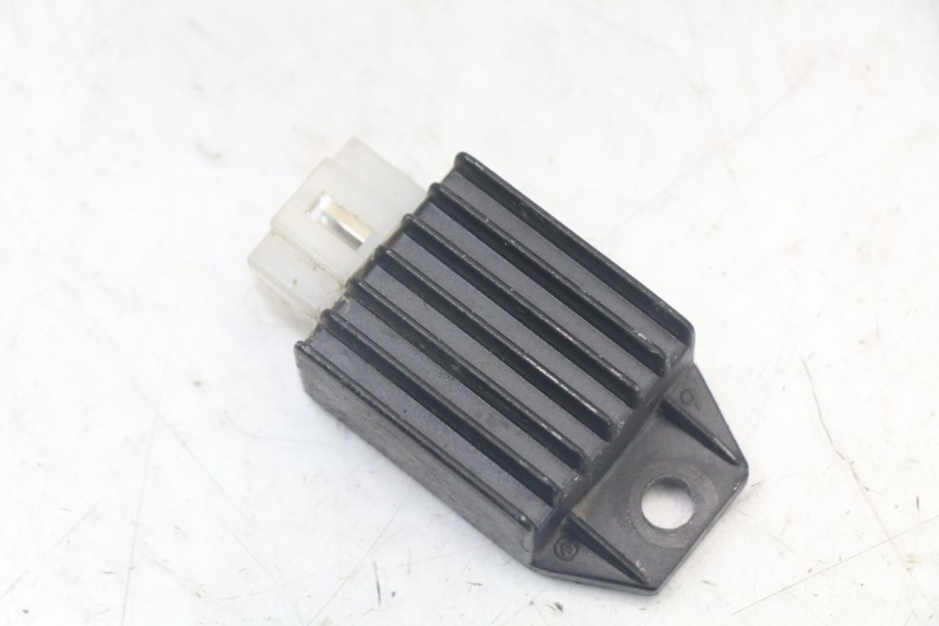 photo de REGULADOR DE CARGA JM MOTORS SANTANA 50 (2014 - 2023) - Detalle de la pieza