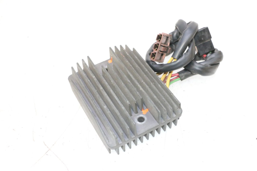 photo de REGULADOR DE CARGA PEUGEOT SATELIS COMPRESSOR K15 125 (2006 - 2009) - Detalles de los puntos de fijación