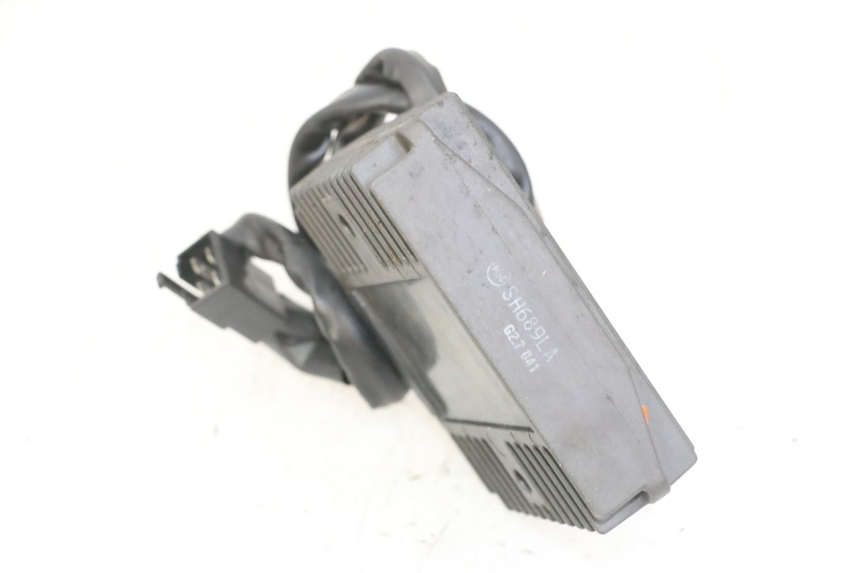 photo de REGULADOR PEUGEOT SATELIS 125 (2013 - 2018) - Zoom estado de uso