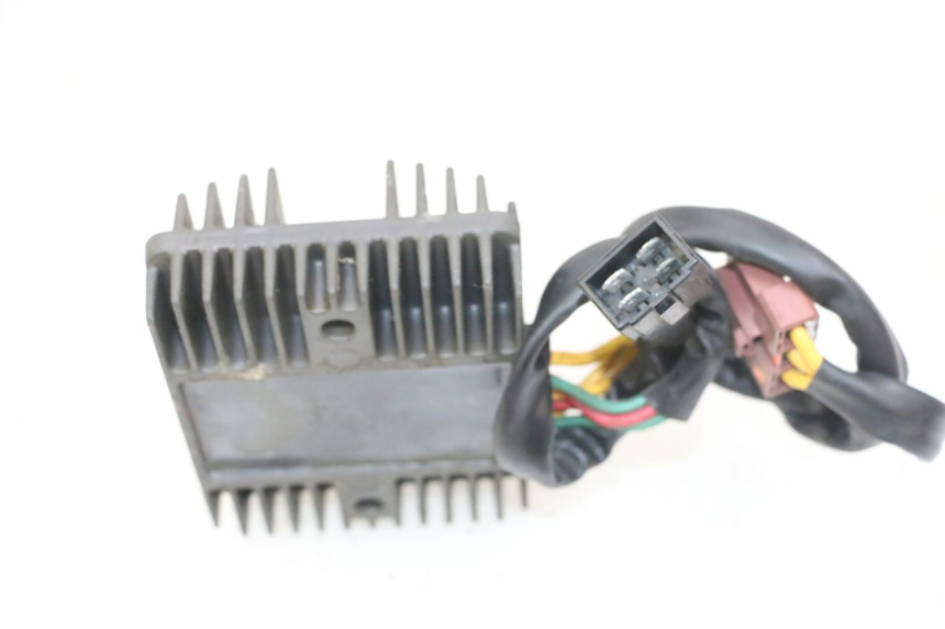 photo de REGULADOR PEUGEOT SATELIS 125 (2013 - 2018) - Primer plano técnico