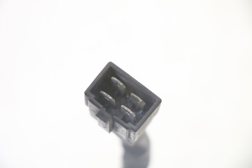 photo de REGULADOR PEUGEOT SATELIS 125 (2013 - 2018) - Detalles de los puntos de fijación