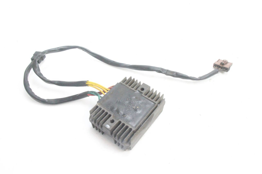 photo de REGULADOR DE CARGA PEUGEOT SATELIS 125 (2006 - 2009) - Primer plano técnico