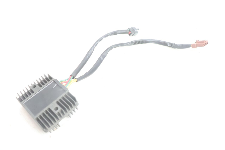 photo de REGULADOR DE CARGA PEUGEOT SATELIS 125 (2006 - 2009) - Otra perspectiva