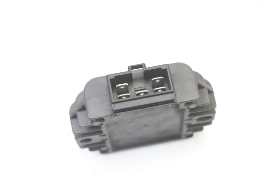 photo de REGULADOR APRILIA SCARABEO GT TOURING 125 (1999 - 2005) - Zoom estado de uso