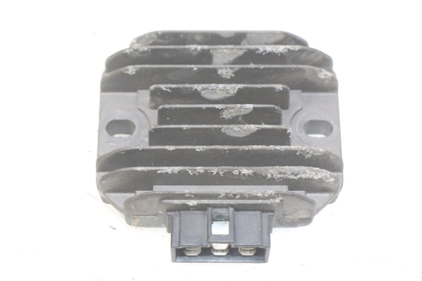 photo de REGULADOR DE CARGA APRILIA SCARABEO LIGHT 125 (2007 - 2011) - Otra perspectiva