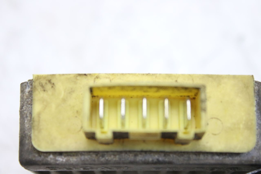 photo de REGULADOR DE CARGA APRILIA SCARABEO 100 (2003 - 2012) - Zoom estado de uso