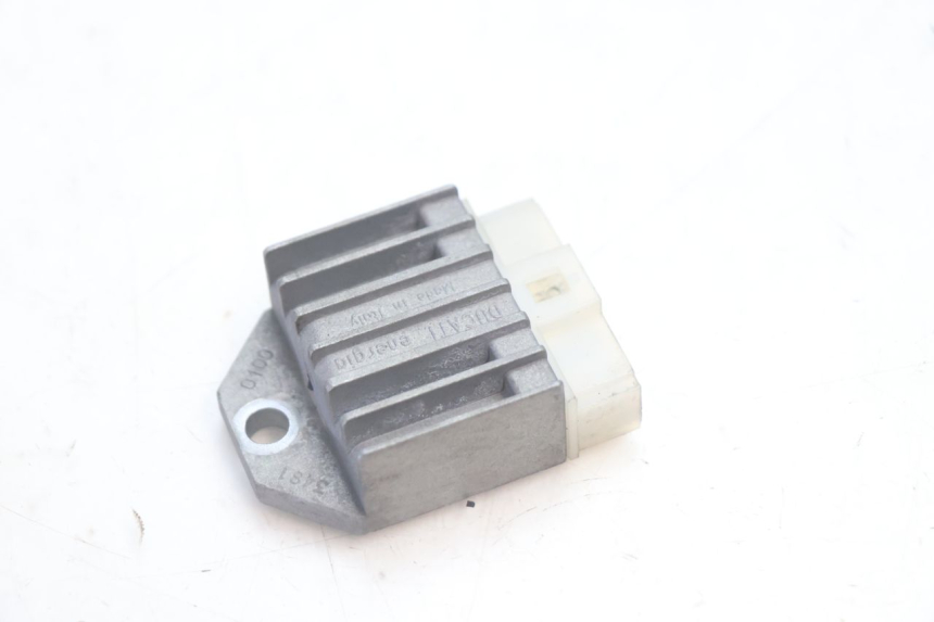 photo de REGULADOR YAMAHA SLIDER 50 (1999 - 2004) - Detalle de la pieza