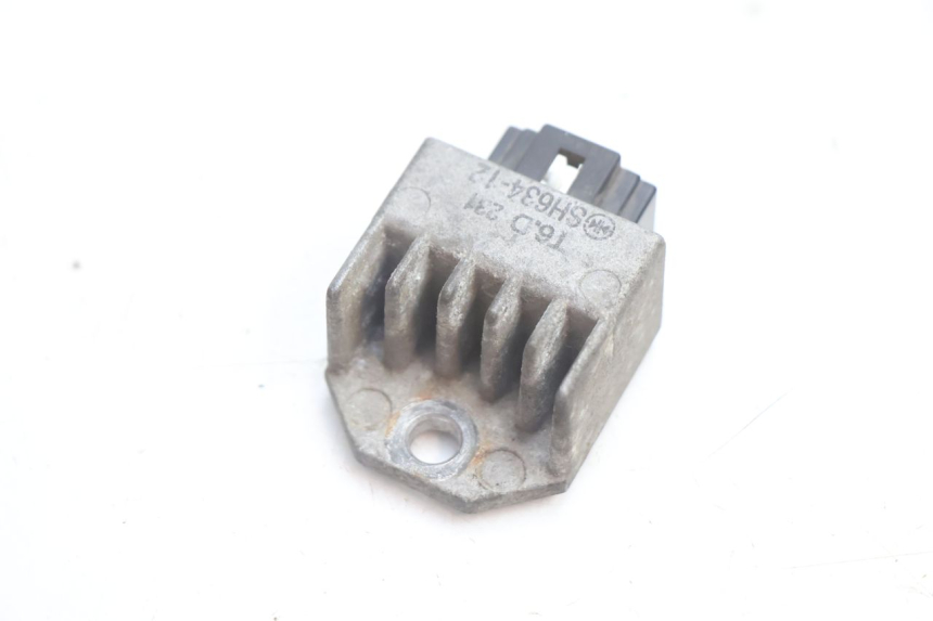 photo de REGULADOR PEUGEOT SPEEDFIGHT 2 AC 50 (2000 - 2009) - Detalle de la pieza