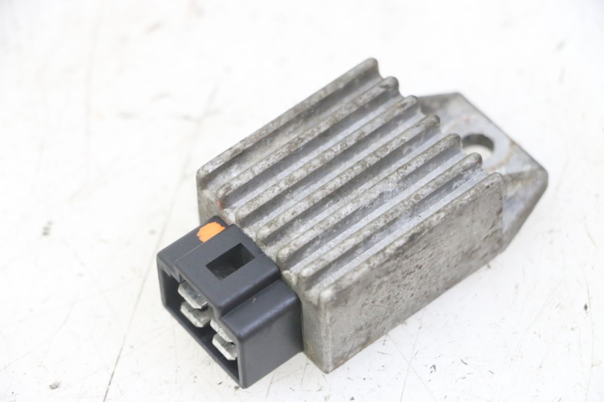 photo de REGULADOR PEUGEOT SPEEDFIGHT 2 LC 50 (2000 - 2009) - Vista principal