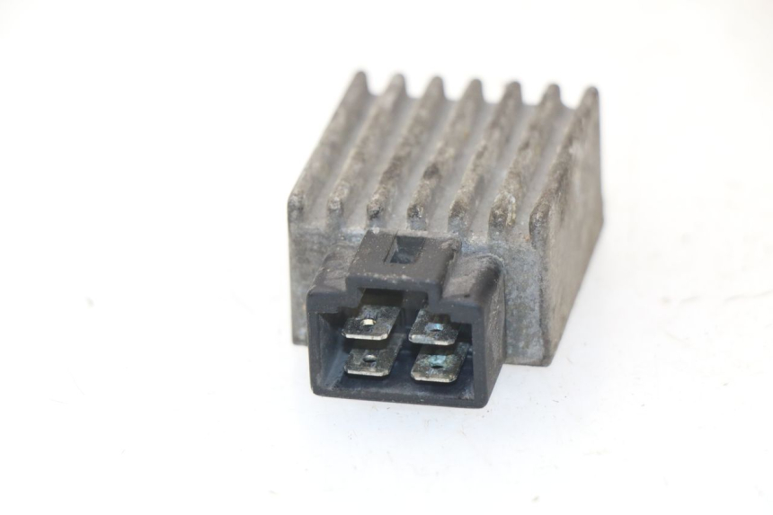 photo de REGULADOR DE CARGA PEUGEOT SPEEDFIGHT LC 50 (1996 - 2002) - Zoom estado de uso