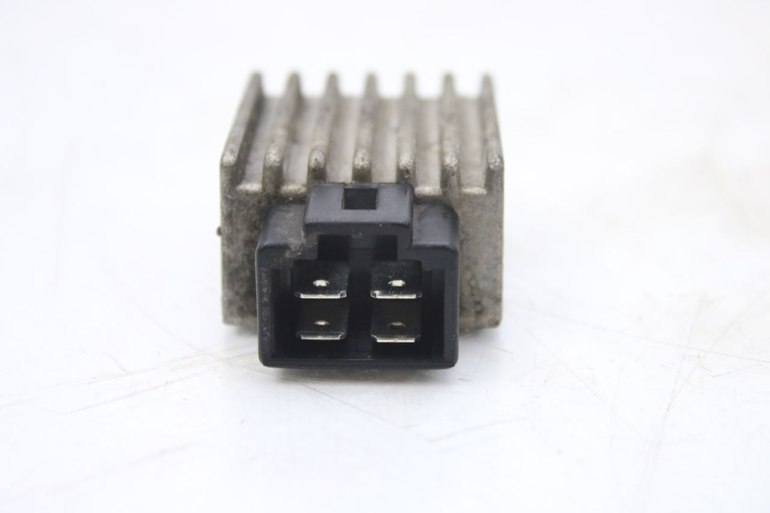 photo de REGULADOR DE CARGA PEUGEOT SPEEDFIGHT LC 50 (1996 - 2002) - Detalle de la pieza