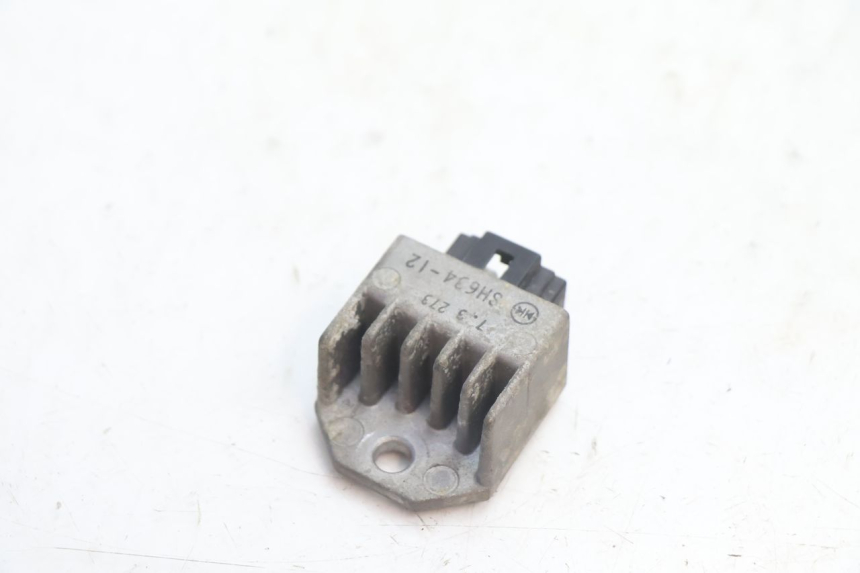 photo de REGULADOR DE CARGA PEUGEOT SPEEDFIGHT LC 50 (1996 - 2002) - Detalle de la pieza