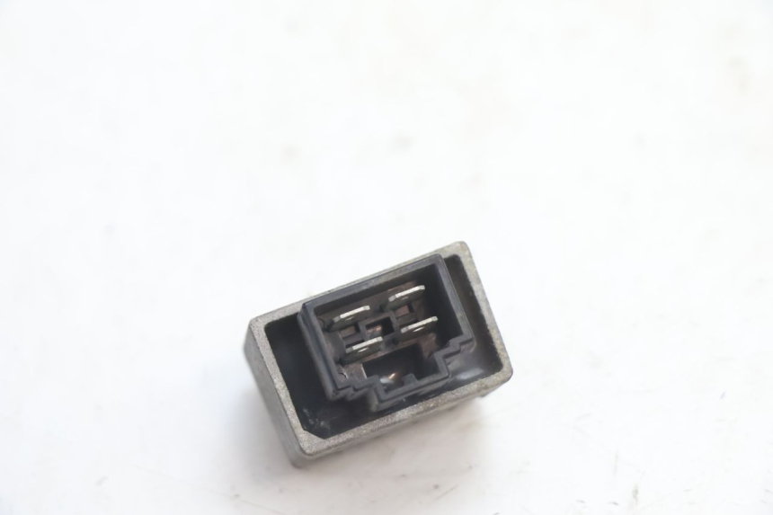 photo de REGULADOR DE CARGA PEUGEOT SPEEDFIGHT LC 50 (1996 - 2002) - Otra perspectiva