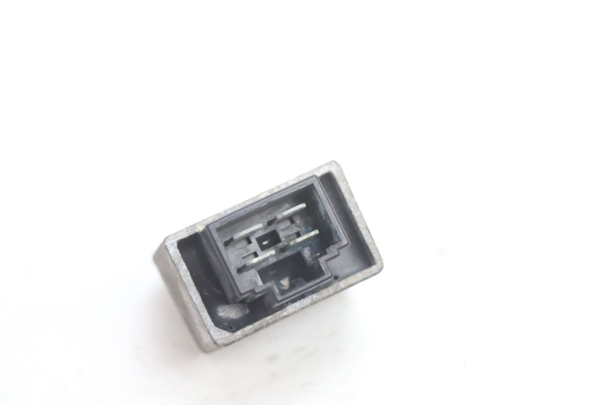 photo de REGULADOR DE CARGA PEUGEOT SPEEDFIGHT LC 50 (1996 - 2002) - Zoom estado de uso