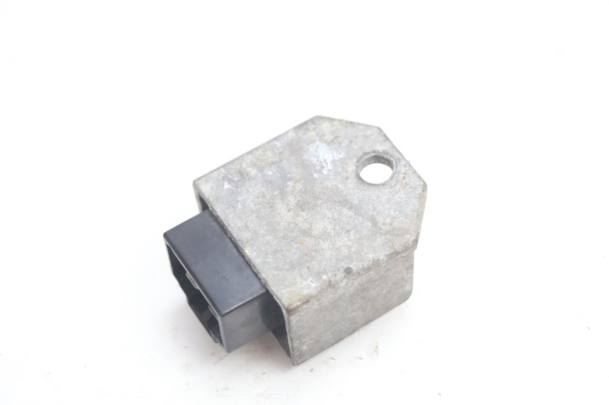 photo de REGULADOR DE CARGA PEUGEOT SPEEDFIGHT LC 50 (1996 - 2002) - Otra perspectiva