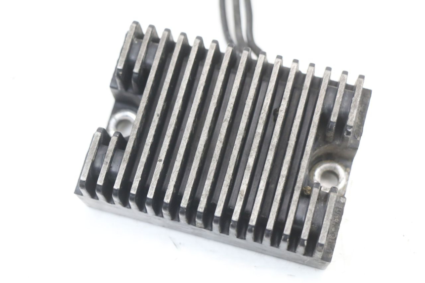 photo de REGULADOR HARLEY DAVIDSON SPORTSTER XL CUSTOM 1200 (2003 - 2004) - Detalle de la pieza