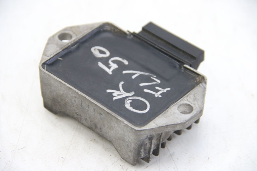 photo de REGULADOR DE CARGA APRILIA SR 2T 50 (2012 - 2017) - Otra perspectiva