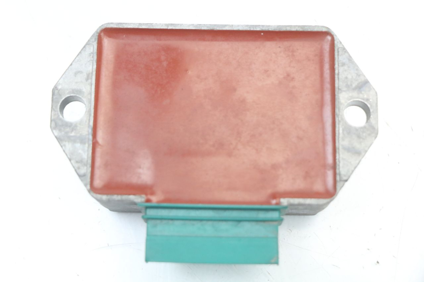 photo de REGULADOR APRILIA SR CARB LC 2T 50 (2004 - 2012) - Primer plano técnico