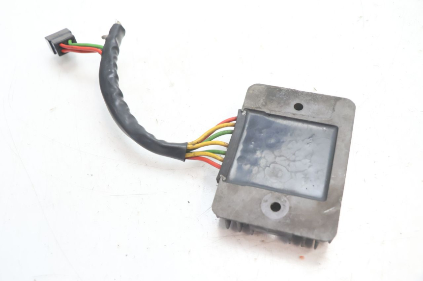 photo de REGULADOR DUCATI SS IE DS CARENEE 1000 (2002 - 2006) - Vista general del producto