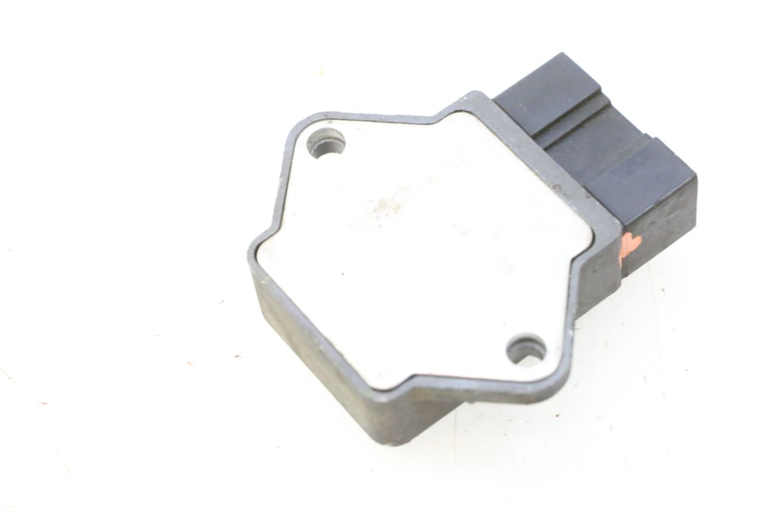 photo de REGULADOR HONDA ST PAN EUROPEAN 1100 (1990 - 2002) - Detalle de la pieza