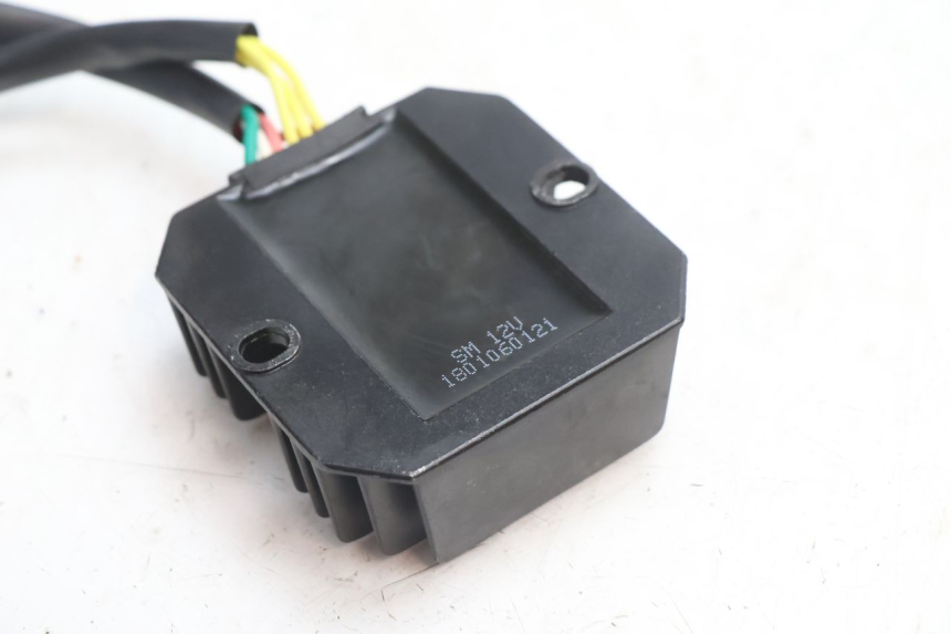 photo de REGULADOR VASTRO STREET S 50 (2016 - 2021) - Primer plano técnico