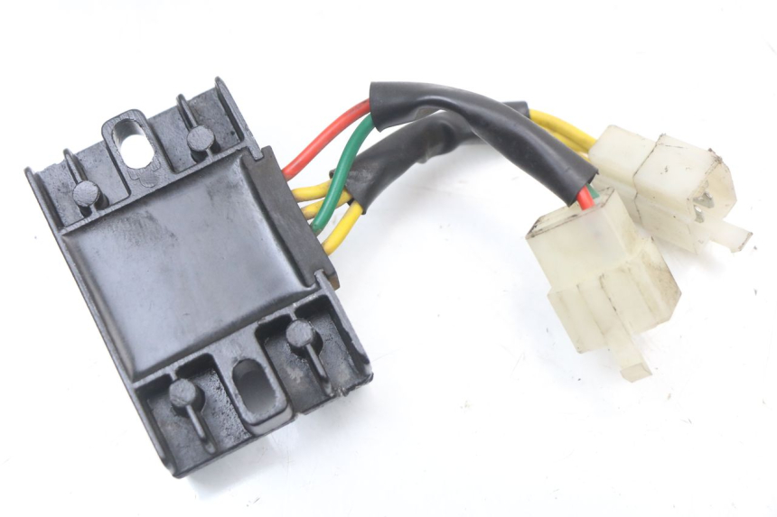 photo de REGULADOR PEUGEOT STREETZONE I 2T 50 (2018 - 2020) - Zoom estado de uso