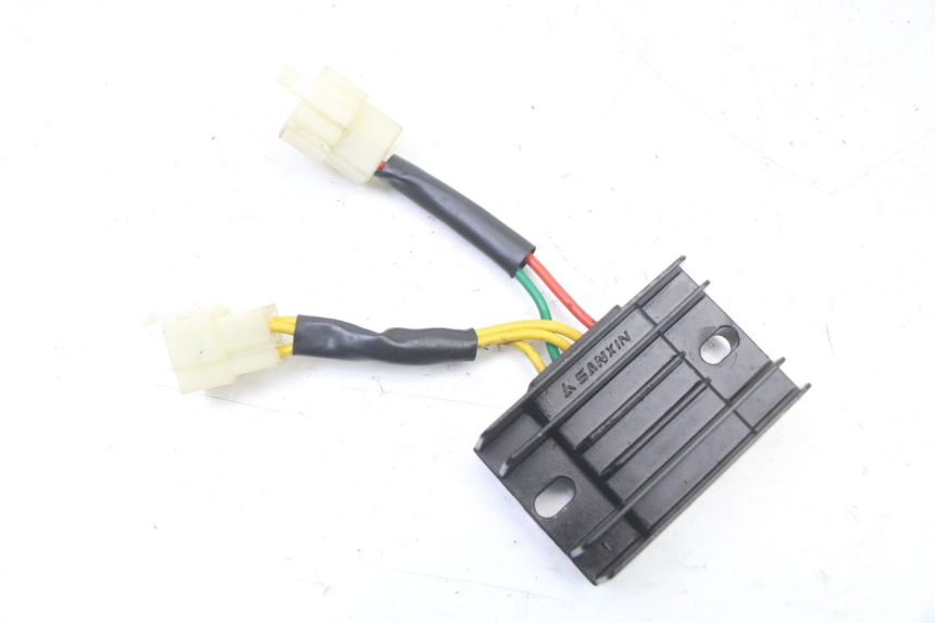 photo de REGULADOR PEUGEOT STREETZONE I 2T 50 (2018 - 2020) - Vista principal