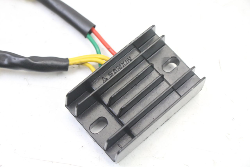 photo de REGULADOR PEUGEOT STREETZONE I 2T 50 (2018 - 2020) - Detalle de la pieza