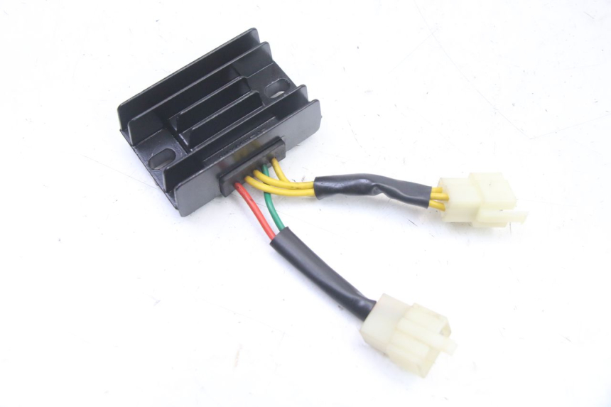 photo de REGULADOR PEUGEOT STREETZONE I 2T 50 (2018 - 2020) - Zoom estado de uso