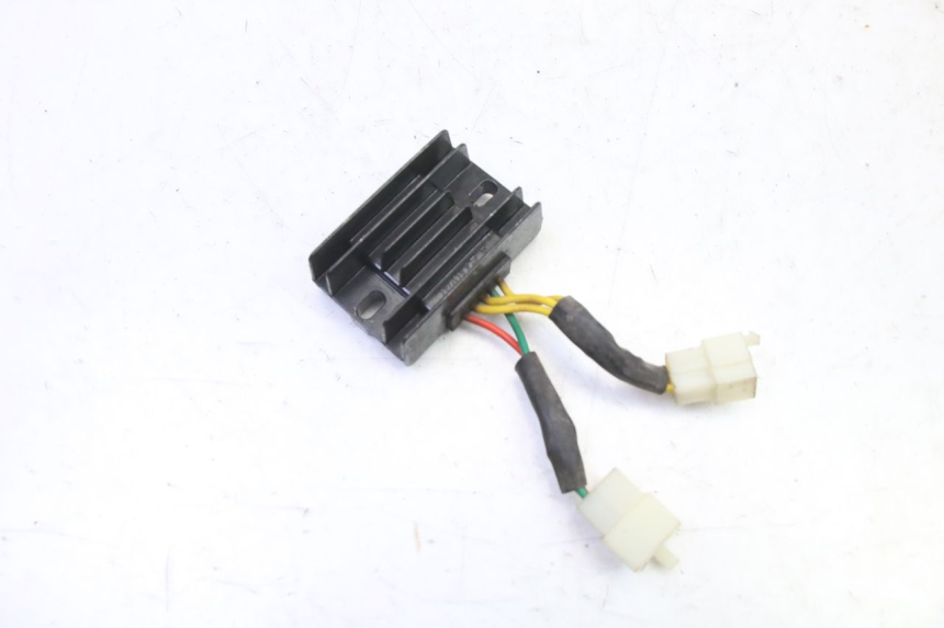 photo de REGULADOR PEUGEOT STREETZONE I NAKED 2T 50 (2018 - 2020) - Zoom estado de uso