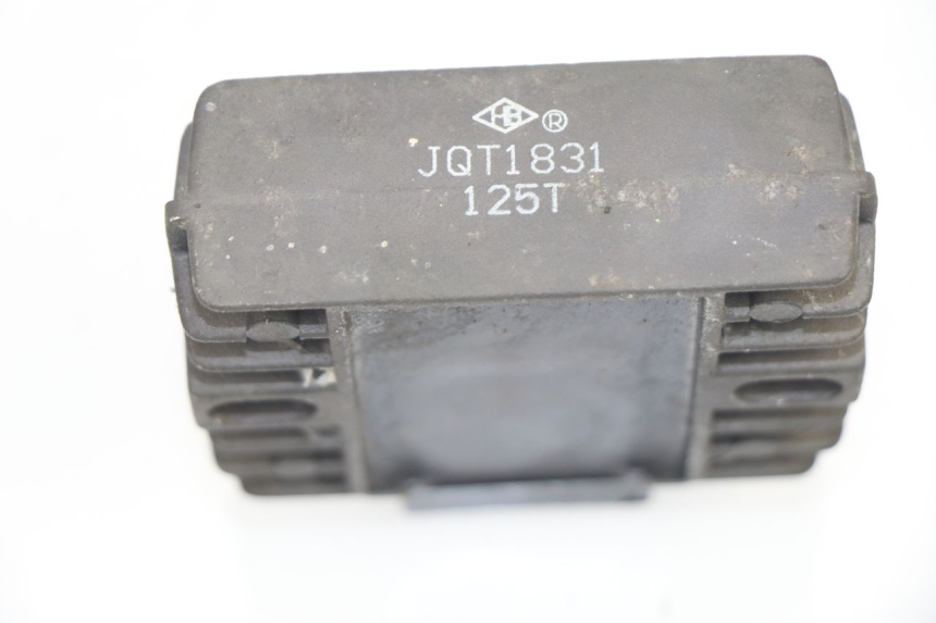 photo de REGULADOR PEUGEOT SUM UP 125 (2008 - 2013) - Detalle de la pieza