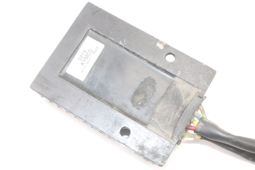 photo de REGULADOR KYMCO SUPER 8 4T 50 (2021 - 2024) - Primer plano técnico