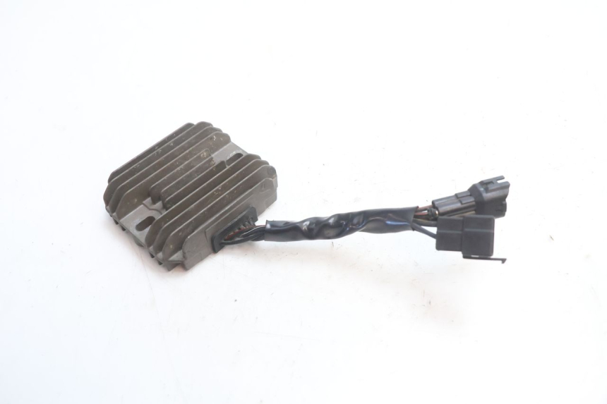 photo de REGULADOR SUZUKI SV S 650 (2003 - 2009) - Otra perspectiva