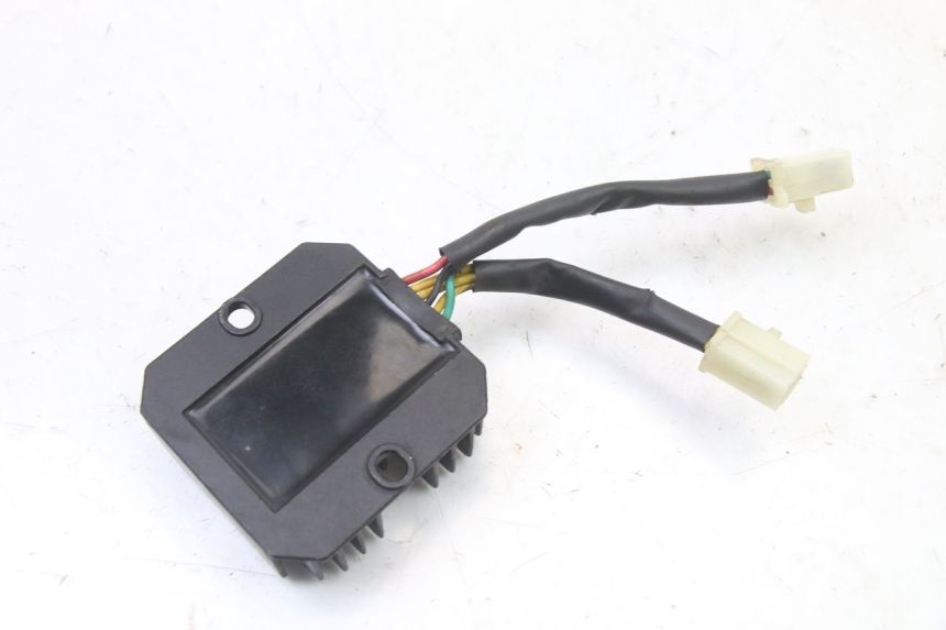 photo de REGULADOR DE CARGA SYM FIDDLE 3 III 125 (2014 - 2020) - Otra perspectiva