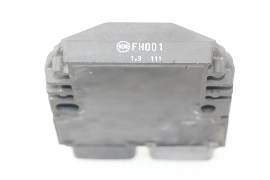 photo de REGULADOR DE CARGA YAMAHA TDM ABS 900 (2002 - 2014) - Detalles de los puntos de fijación