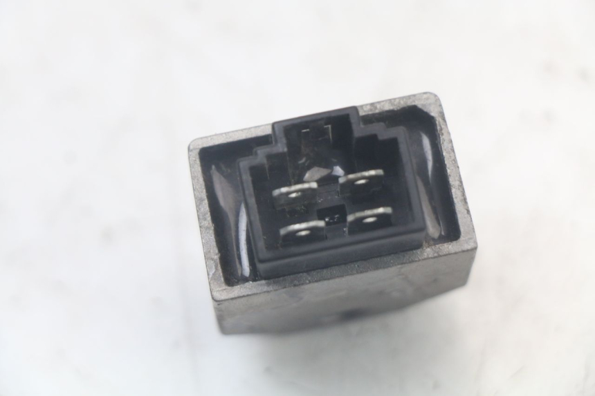 photo de REGULADOR DE CARGA PEUGEOT TKR TREKKER FURIOUS 50 (2005 - 2014) - Zoom estado de uso