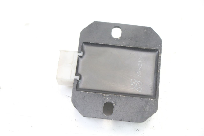 photo de REGULADOR DE CARGA TNT MOTOR ROMA 10' 4T 50 (2019 - 2022) - Otra perspectiva