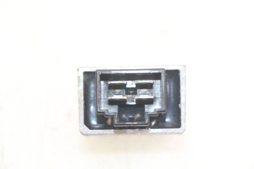 photo de REGULADOR DE CARGA PEUGEOT TREKKER 50 (1998 - 2004) - Zoom estado de uso