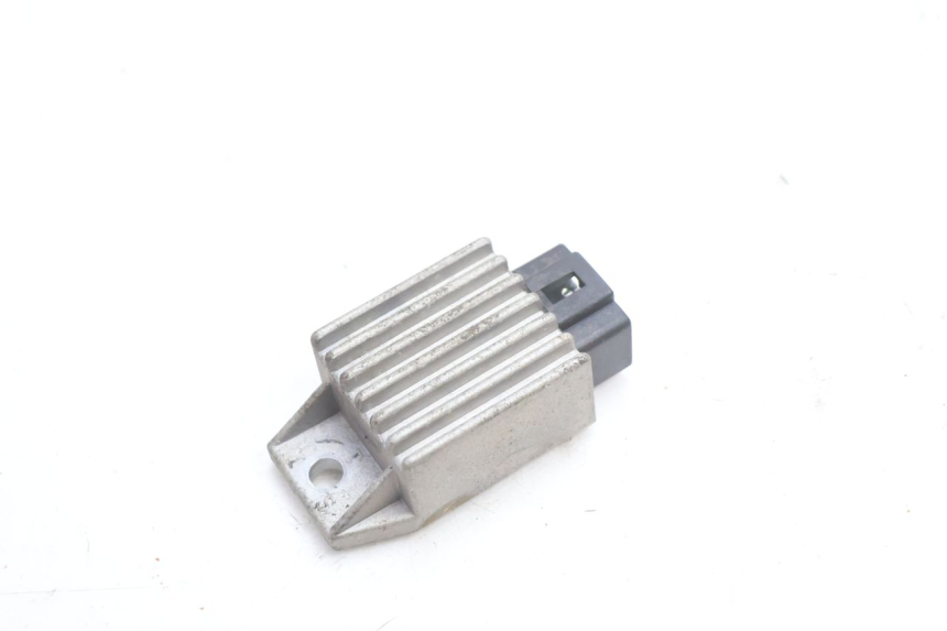 photo de REGULADOR DE CARGA PEUGEOT TREKKER 50 (1995 - 2004) - Detalle de la pieza