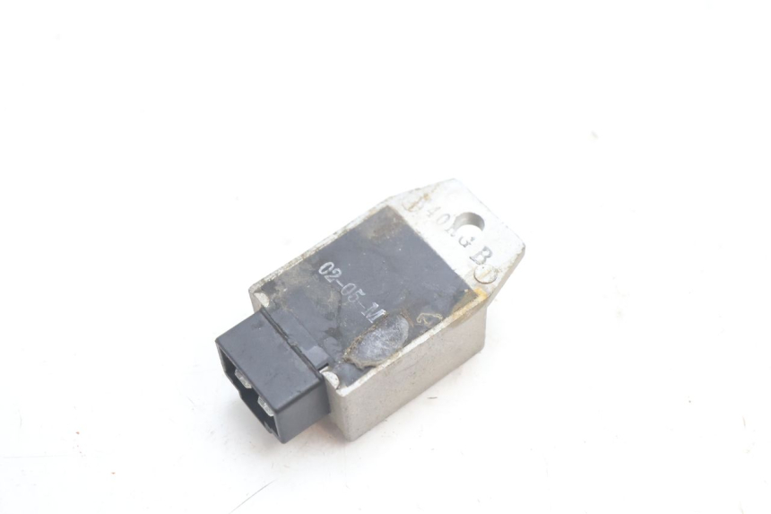 photo de REGULADOR DE CARGA PEUGEOT TREKKER 50 (1995 - 2004) - Otra perspectiva
