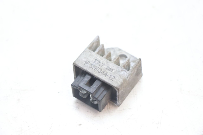 photo de REGULADOR DE CARGA PEUGEOT TREKKER 50 (1995 - 2004) - Vista principal