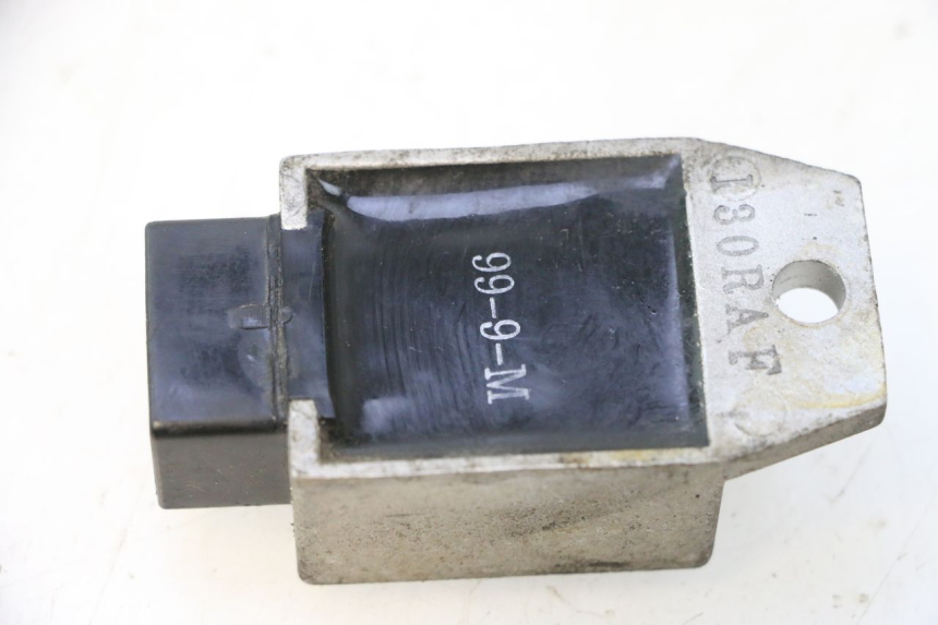 photo de REGULADOR DE CARGA PEUGEOT TREKKER 50 (1995 - 2004) - Detalle de la pieza